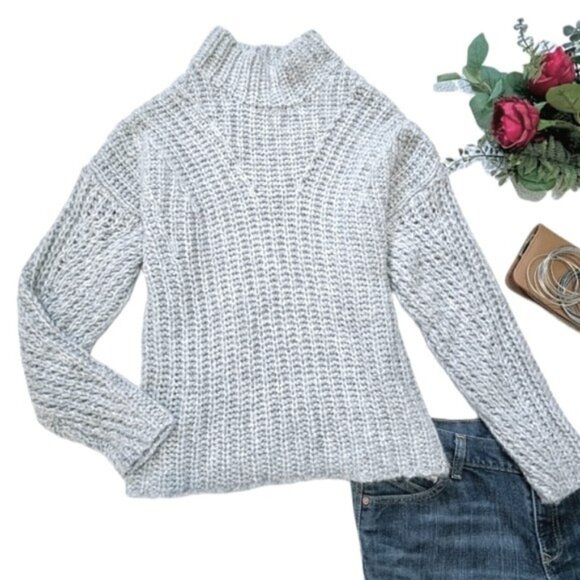 Express Women's Sweater Size Medium Light Blue Grey Chunky Knit High Neck Preppy - Picture 1 of 15